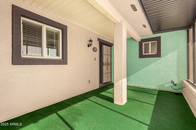 Building Photo - 6224 E Dallas St