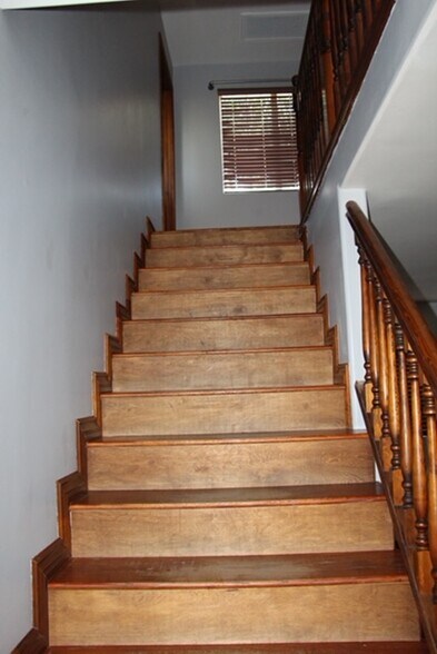 Building Photo - 6119 Greenwood Ave