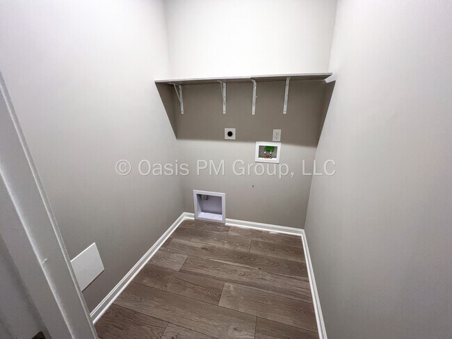 Building Photo - 521 Rochdale Run