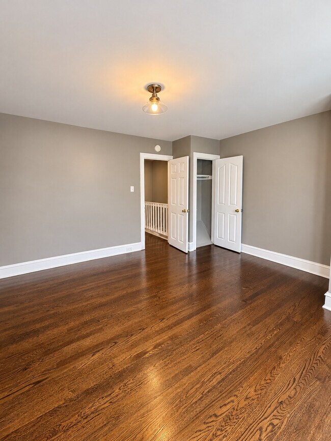 Building Photo - 6744 Linmore Ave