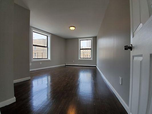 Building Photo - 2 bedroom in BRONX NY 10456