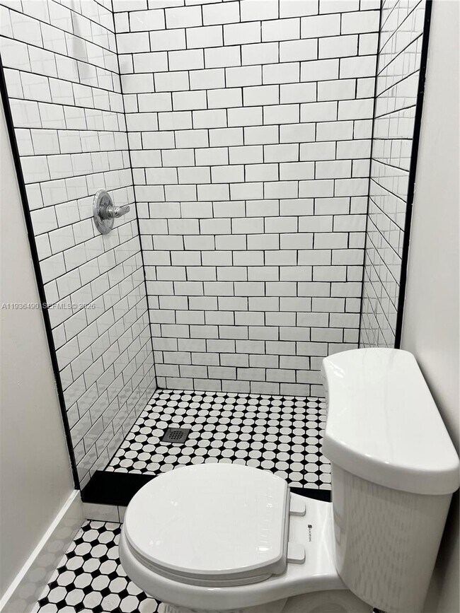 Building Photo - 120 SW 68th Ave