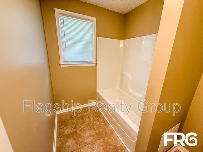 Building Photo - 418 N Kornegay St