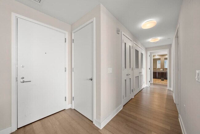 Building Photo - 1200 AVENUE AT Port