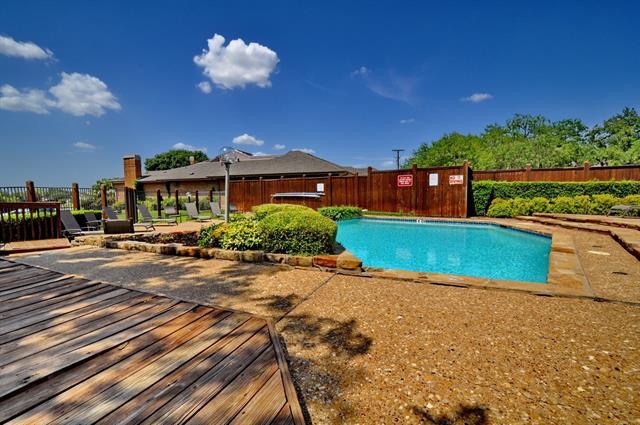 Building Photo - 2610 Lakehill Ln
