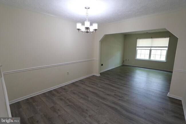 Building Photo - 5506 Irish Lord Pl