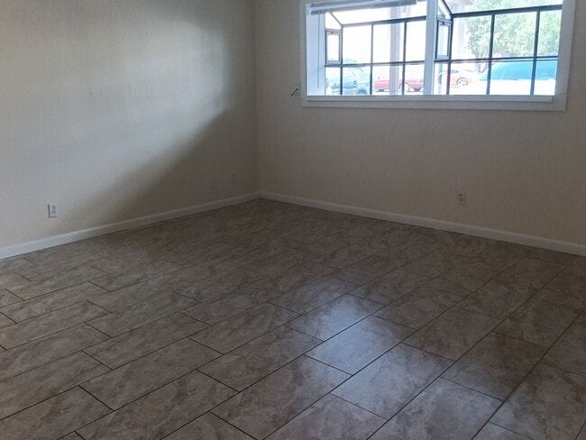 Building Photo - 2-bedroom, 2-bathroom home located in the vibrant city of Albuquerque