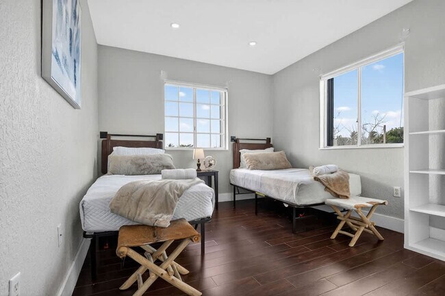 Building Photo - 5161 SW 159th Ct