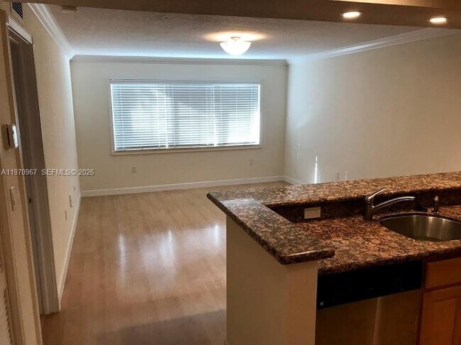 Building Photo - 151 NE 16th Ave