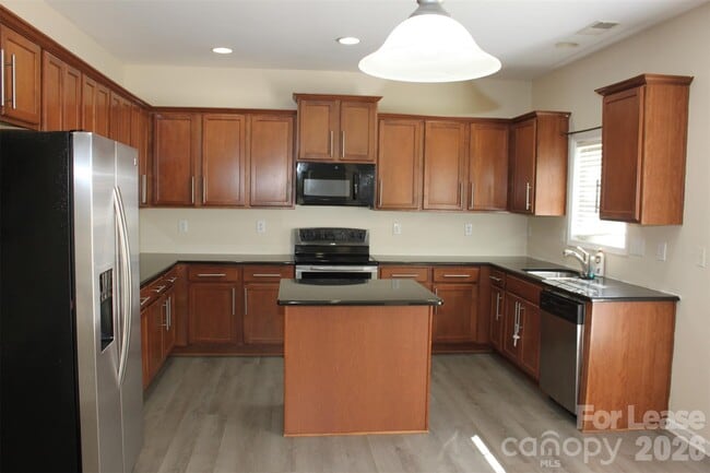 Building Photo - 9651 Laurie Ave NW