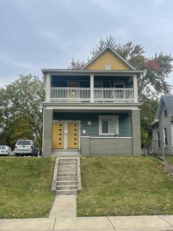 Building Photo - 230 N Randolph St