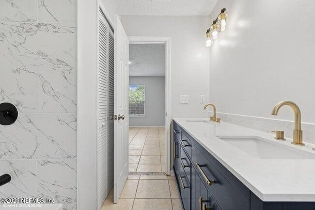 Building Photo - 3769 August Crossing Ct