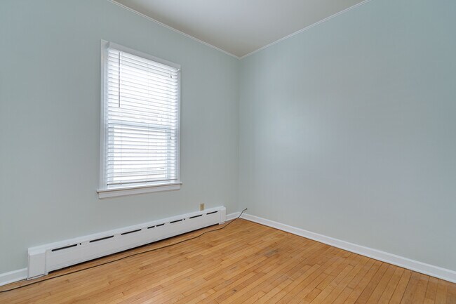Building Photo - 2650 N Saint Louis Ave