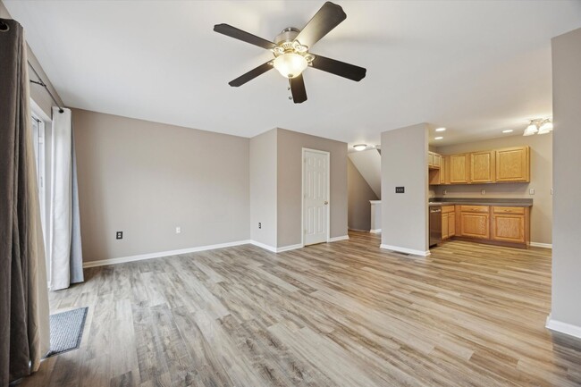 Building Photo - 3B/2.5B Townhome in Prime Phoenixville Loc...