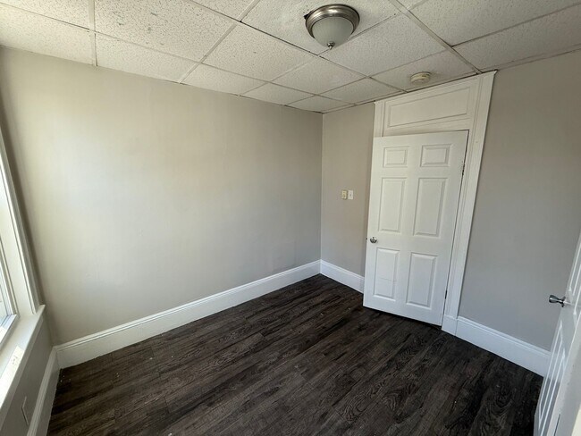 Building Photo - 139 Franklin St