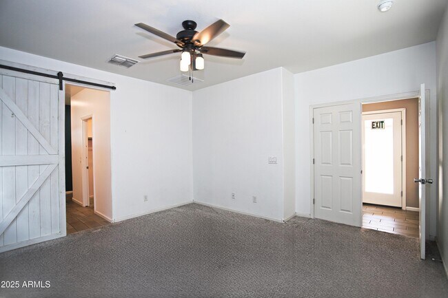 Building Photo - 1709 Grenadine Rd