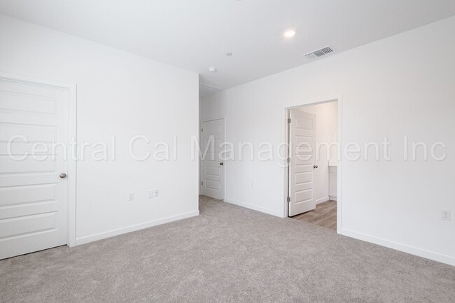 Building Photo - 4 Bedroom/2 Bath Home with Paid Solar in the Southwest - $2545 Per Month!