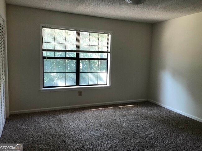 Building Photo - 415 Peabody St