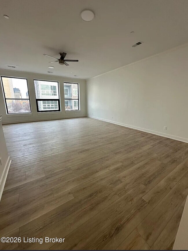 Building Photo - 540 S 4th St