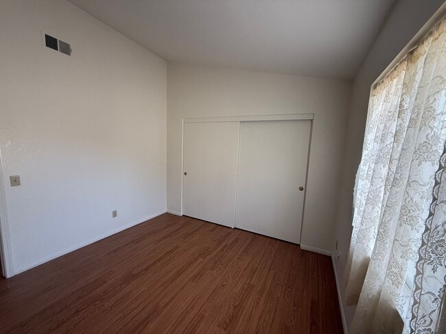 Building Photo - 3 Bed 2 Bath San Jacinto