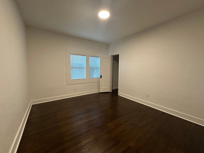 Building Photo - 1456 Magnolia Ave