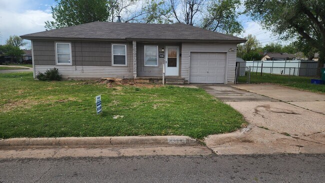 Building Photo - Totally Remodeled 2 Bed 1 Bath SW OKC!  $8...