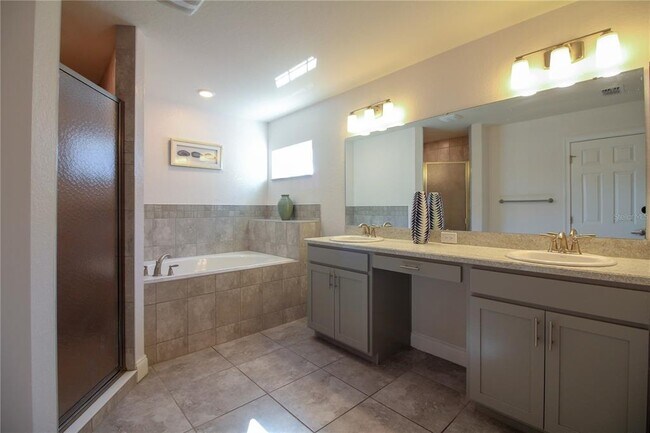 Building Photo - 5815 Christiansen Ct