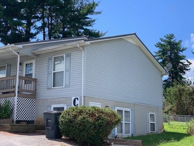 Primary Photo - 633 Watauga Rd