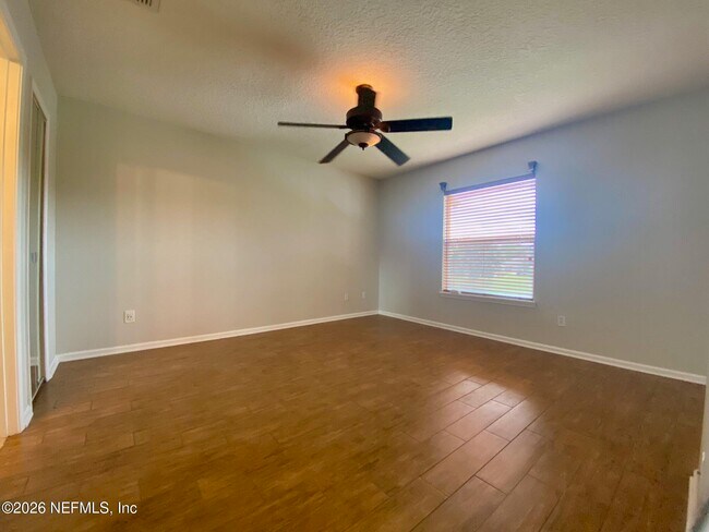 Building Photo - 1530 Vineland Cir