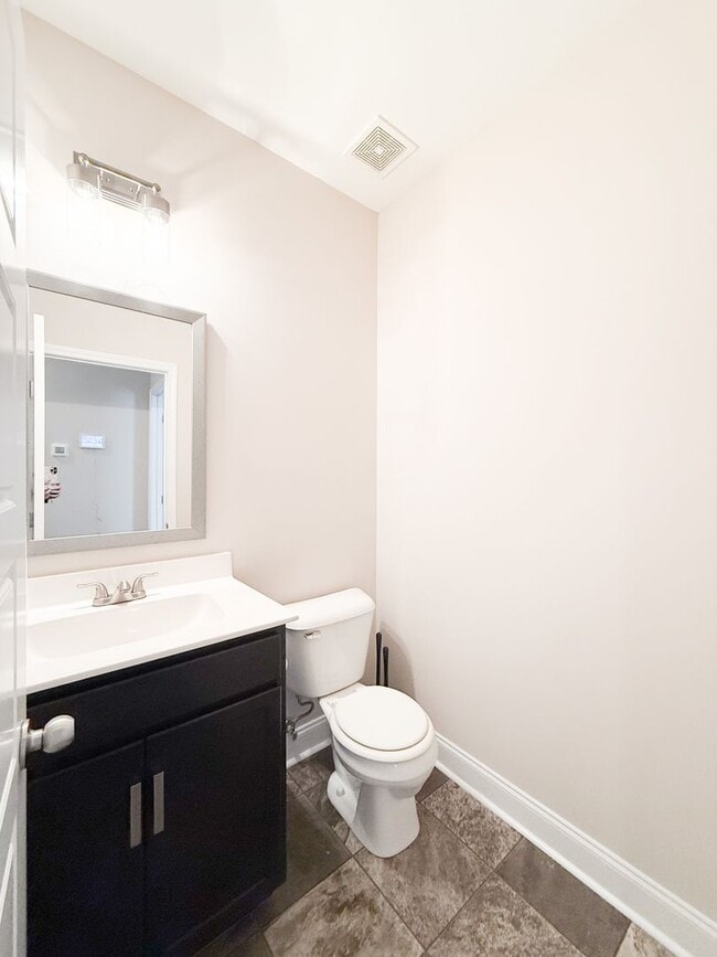 Building Photo - 1142 Eagle's View Dr