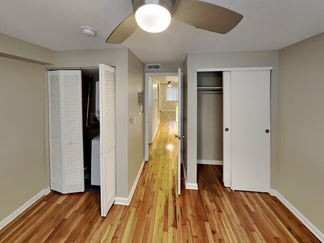 Building Photo - Lantern Square Apartments-B5