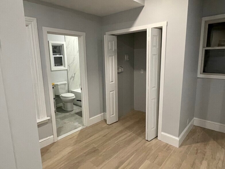 Master Bedroom - 146 Mulberry St