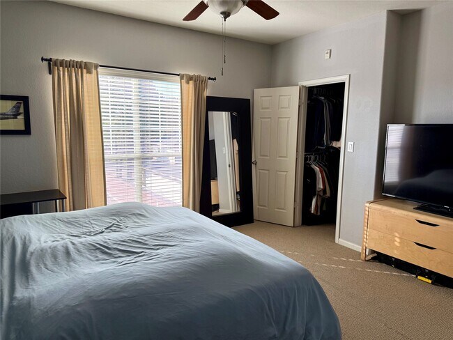 Building Photo - 9200 Westheimer Rd