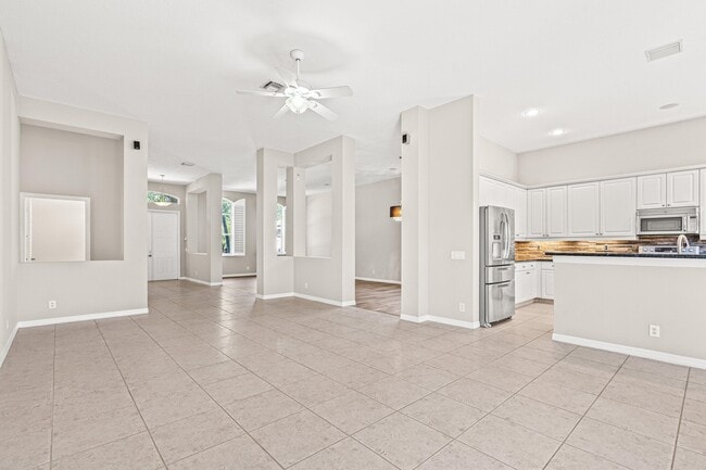 Building Photo - 1366 Crossbill Ct