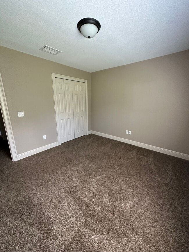 Building Photo - Imperial Model Unit 4 o Marion Oaks