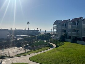 Building Photo - 263 S Ventura Rd