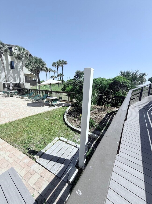 Building Photo - 5650 Jimmy Buffett Mem Hwy