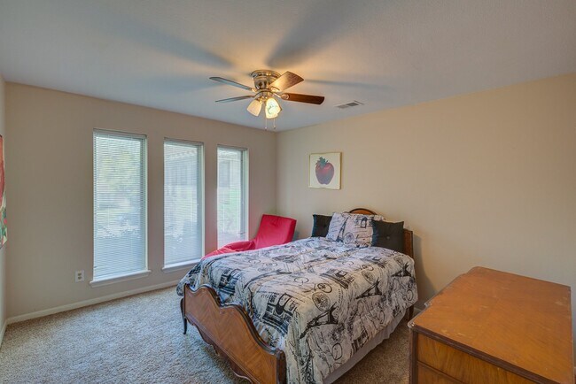 Building Photo - 3123 Bonney Briar Dr