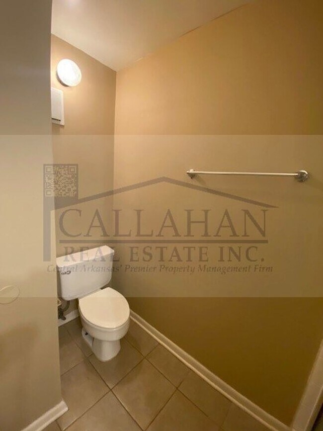 Building Photo - West Little Rock Condo
