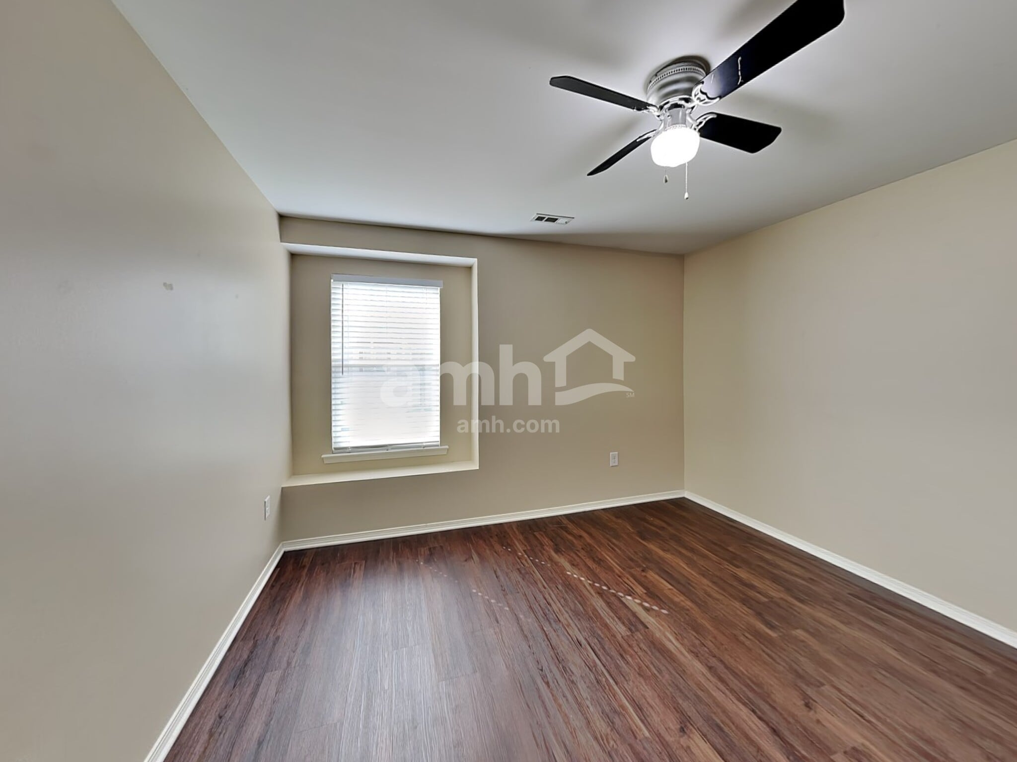 Building Photo - 427 Bougainvillea Ct