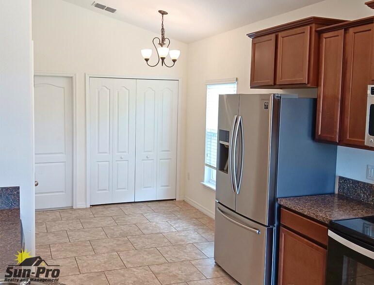 Building Photo - 5346 Peach Blossom Blvd