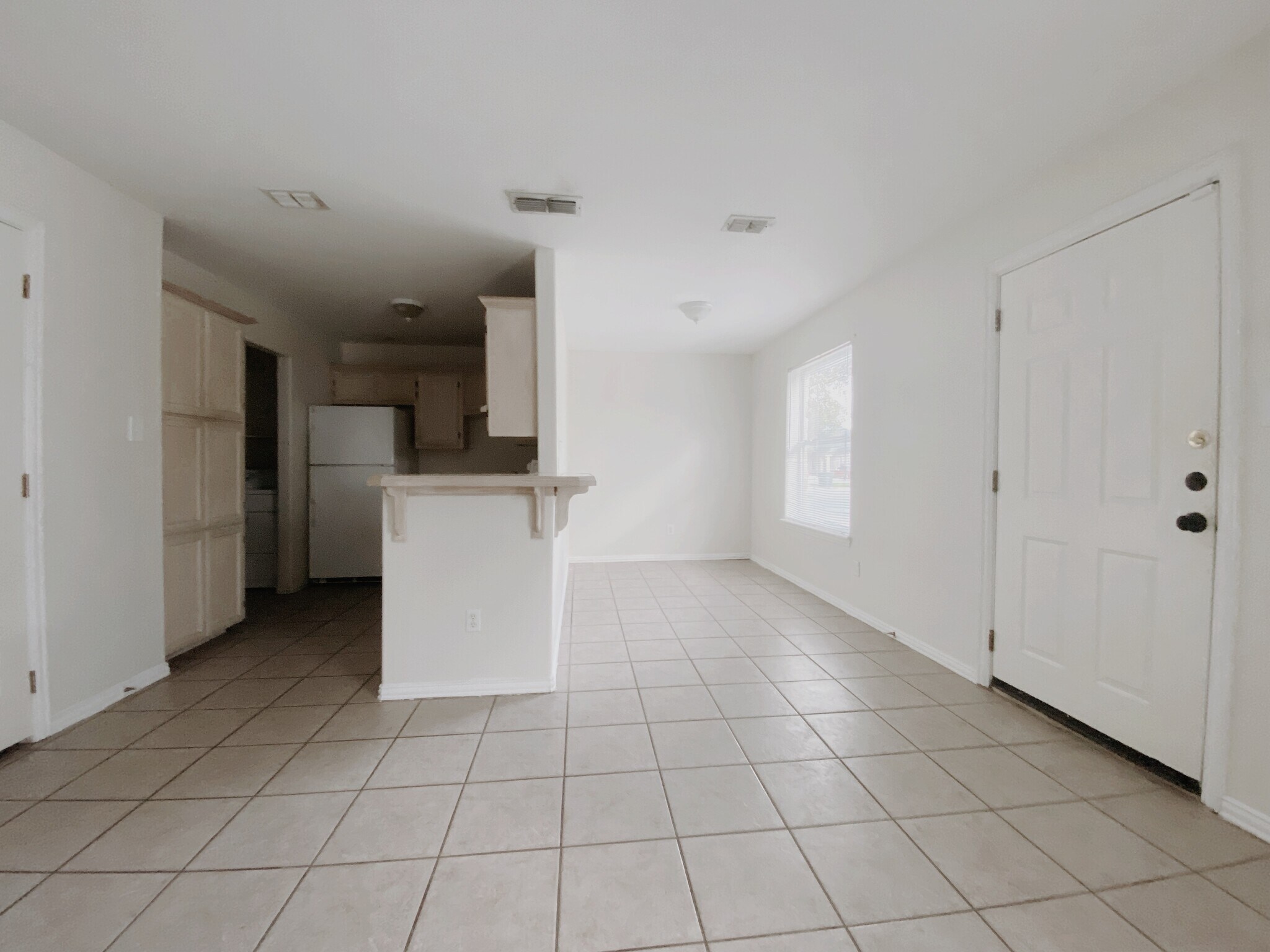 Building Photo - 737 Sonesta Dr