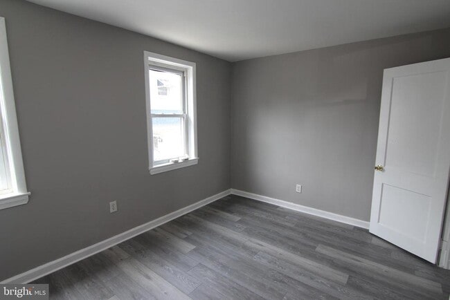 Building Photo - 411 Grove St