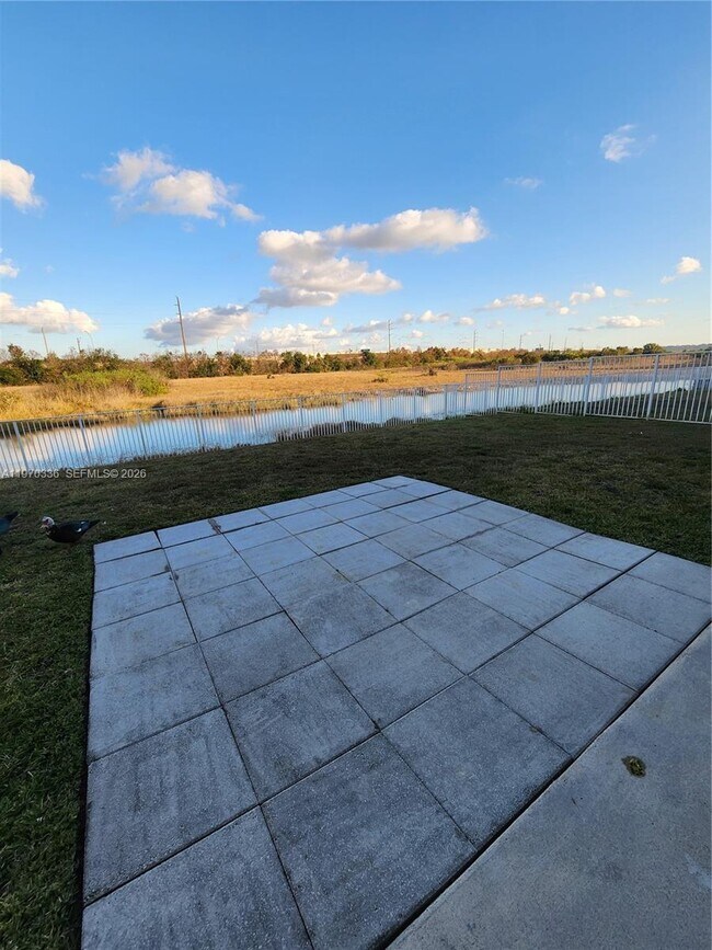 Building Photo - 5085 SW 155th Ave