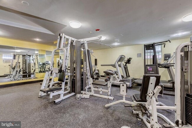 Building Photo - 2500 Q St NW