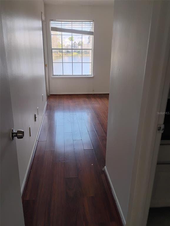 Building Photo - 1924 Lake Atriums Cir