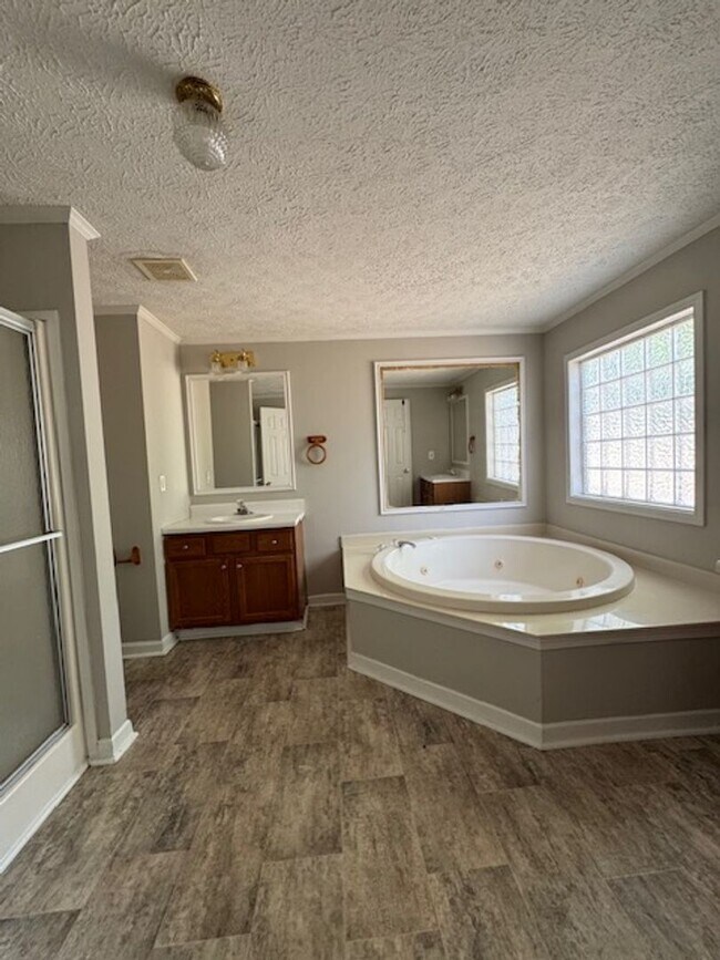 Building Photo - 4707 Moye Cir