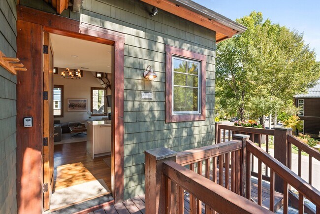 Building Photo - 501 W Main St