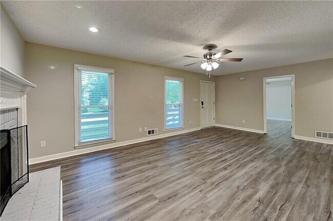 Building Photo - 77 Vienna Way