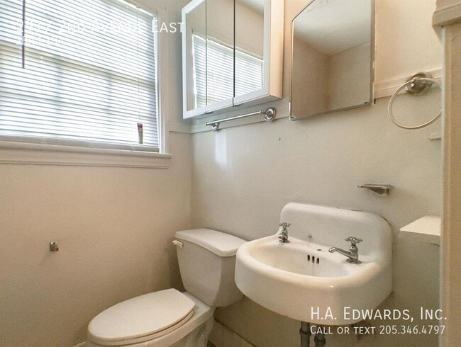 Building Photo - 2917 2nd E Ave